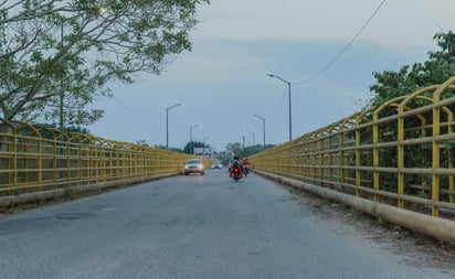 Está en riesgo de colapso puente que conecta Oaxaca con Veracruz, afirman autoridades de San Bartolo