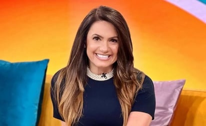 Penélope Menchaca conquista la red con el minivestido ideal para la primavera: La integrante del equipo de conductoras del matutino de Telemundo no deja de deslumbrar a quienes la siguen en redes sociales