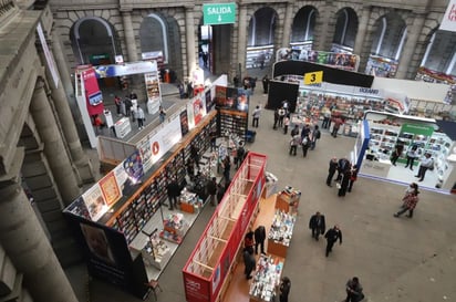 SEP prepara libro único de secundaria, excluyen a la industria privada, denuncian editores en la FIL Minería