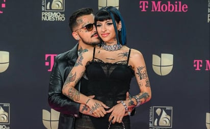 Christian Nodal comparte foto íntima con su novia Cazzu