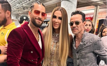 Captan a Ninel Conde 'en modo fan' para tomarse foto con Maluma: La cantante aprovechó el momento para saludar al reggaetonero colombiano