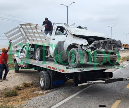 Conductor dormita y vuelca en la carretera 30