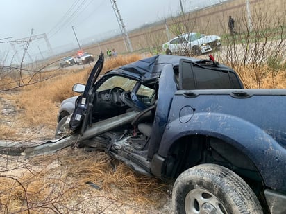 Mujer vuelca junto a su hija en la carretera 57