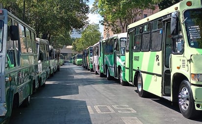 Defensa del INE: Convirtieron en estacionamiento el Paseo de la Reforma; llegaron más de 250 camiones