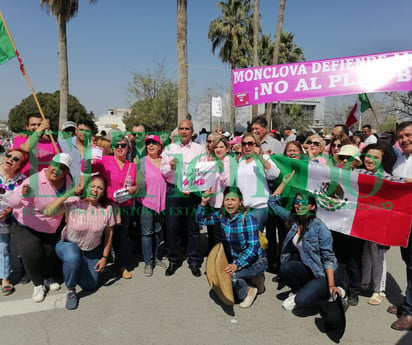 Monclova se manifiesta pacíficamente en defensa con el INE y sus derechos