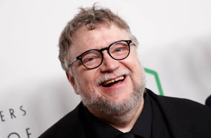 UNAM rinde tributo a Guillermo del Toro; pone su nombre a nueva especie de luciérnaga