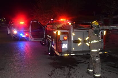 Familia se lleva susto al arder el cuarto de tiliches 