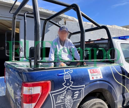 Hombre roba dos caguamas de un Oxxo del sector El Pueblo de Monclova