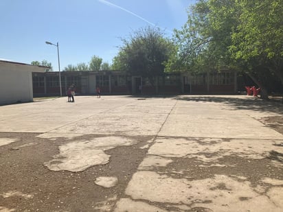 Primaria vandalizada recibe apoyo para su rehabilitación