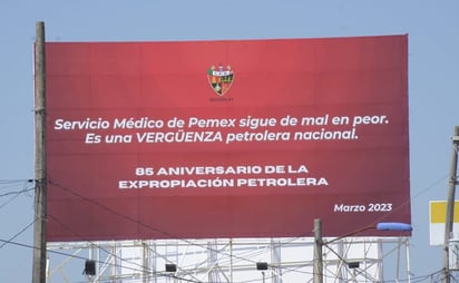 “Una vergüenza”: protestan por mal servicio en hospitales de Pemex en Tabasco