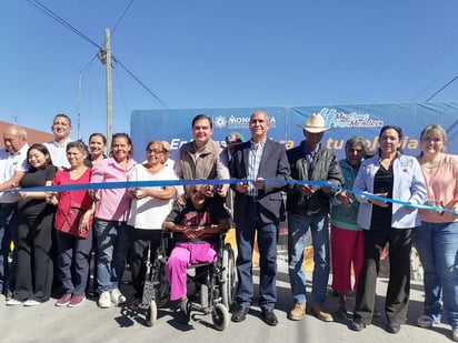 Alcalde realiza entrega de obra de pavimentación en la  21 de marzo