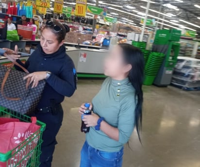 Fardera fue detenida en Bodega Aurrera de Monclova