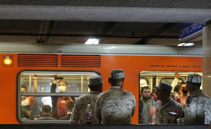 'Usted disculpe': Jóvenes denuncian retención de policías en el Metro y homofobia de la Guardia Nacional