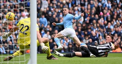 El Manchester City de Guardiola supera a un incómodo Newcastle y no da respiro a los Gunners