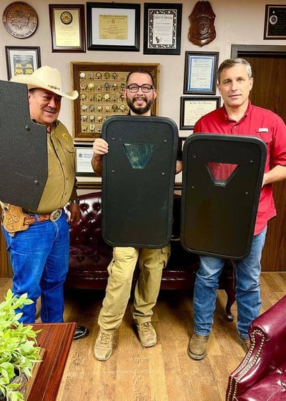 Sheriff de Maverick recibe escudos balísticos