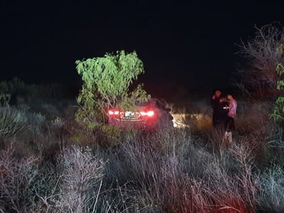 Mujer sale del camino en el bulevar Ancira