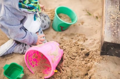 Niños juegan con preservativo usado y terminan en urgencias 