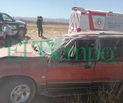 Fronterentres resultan heridos tras volcar en la carretera 57