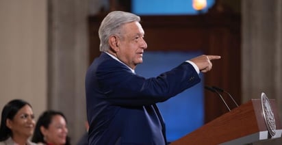 AMLO recomienda a jueces respetar de manera auténtica la Constitución y no al estilo porfirista