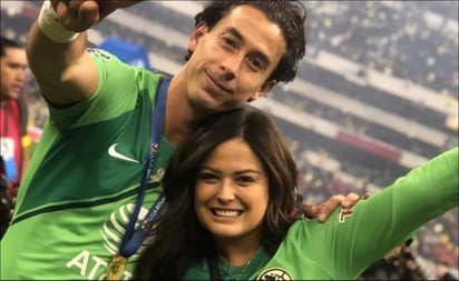 Mariana Echeverría defiende a su esposo Oscar Jiménez tras ser reventado por la afición del América: La relación entre los aficionados del América y el portero Oscar Jiménez no es la mejor y eso quedó demostrado en la derrota