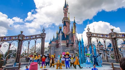 Entra en el libro Guinness tras visitar 3,000 veces Disneyland