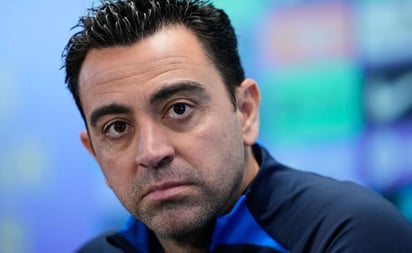 Sufre con el Barcelona, pero Xavi Hernández no renunciaría