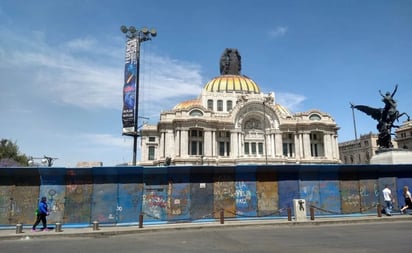 Previo a marcha del 8M, cubren con vallas edificios, museos y monumentos