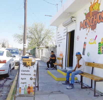 Comerciantes optan por  instalarse cerca  de escuelas  para tener más clientes