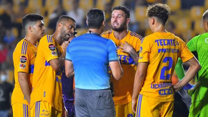 El VAR salva a André-Pierre Gignac de primera expulsión con Tigres