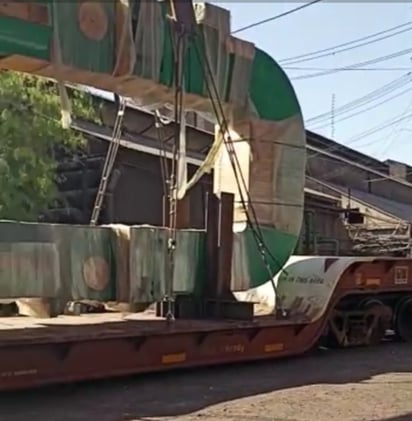 Molino universal aún en plataformas de tren por falta de luz