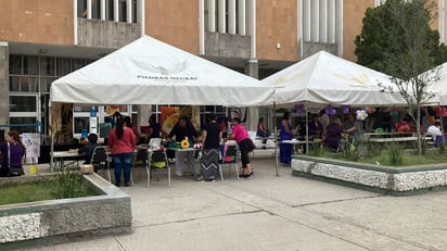 IMSS da demostración de cursos y talleres en Explanada de la Mujer