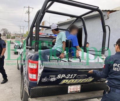 Adolescentes fumaban marihuana en plena Zona Centro de Monclova