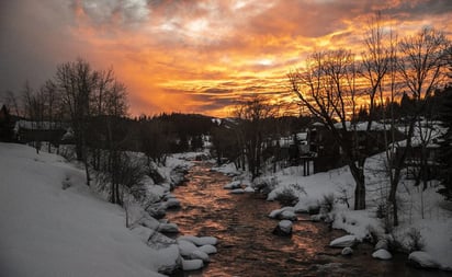 Río atmosférico inunda ciudades de California, trae lluvia y nieve