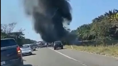 Choque en Palenque: accidente cobra la vida de al menos 7 personas: Elementos de Protección Civil de Palenque, Cruz Roja, agentes de la Secretaría de Seguridad Pública y Protección Ciudadana.