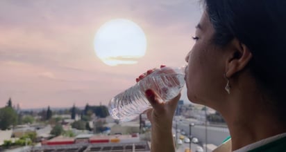 8 vasos de agua diariamente evitarán deshidrataciones