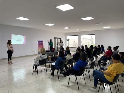 Instancia de la Mujer lleva cursos de prevención a escuelas