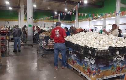 Monclovenes sacrifican gastos del hogar para poder sobrevivir