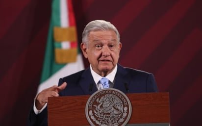 Alumnos recibirán folletos y 15 minutos diarios de orientación sobre los daños que causan las drogas: AMLO