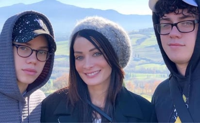 Dayanara Torres recuerda cómo crió a sus dos hijos sin ayuda de Marc Anthony: La modelo está próxima a cumplir las 3 décadas desde que fue coronada como Miss Universo. 