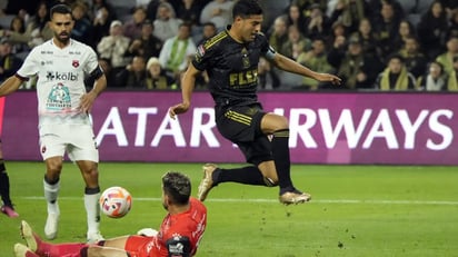 Carlos Vela y su LAFC avanzan a cuartos en la Concachampions