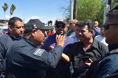 Chóferes por aplicaciones se manifiestan 