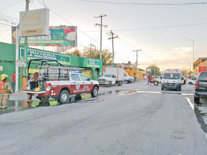 Depósito se incendia y fuego se propaga a frutería