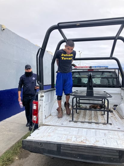 Hombre se baja short en plena Zona Centro