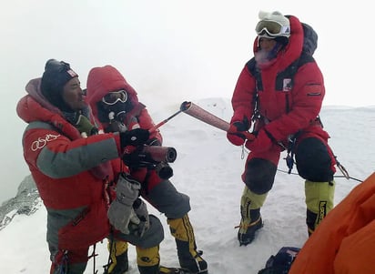 Si toses o estornudas en el Everest, tus gérmenes permanecerán durante siglos