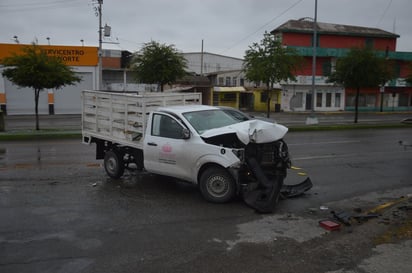 Dos trabajadores de Princess chocan contra poste en la Guadalupe