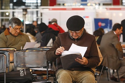 Contratarán a adultos mayores en el 5% de su plantilla laboral