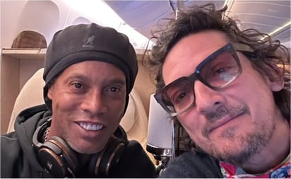 ¡Misión Cumplida! León Larregui cumplió sueño al conocer a Ronaldinho: El cantante de Zoé compartió el momento con el brasileño en sus redes sociales