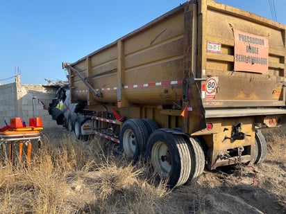 En Hermanas tráiler choca contra otro tráiler y una casa