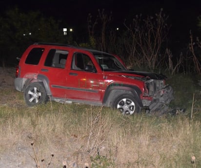 Conductora alcoholizada vuelca su camioneta en la avenida Industrial de Monclova