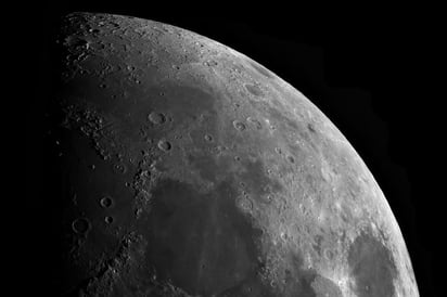 China halla descomunal reserva de agua en la Luna y cree haber resuelto uno de los mayores misterios